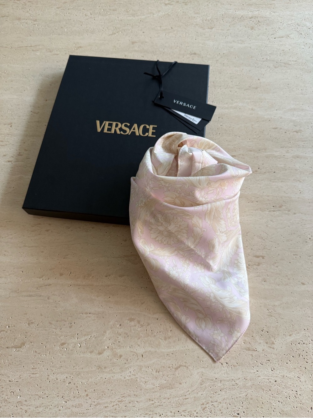 NWT Versace Barocco Print Cotton Pink Square Scarf Foulard Bandana Made in Italy - Picture 4 of 16